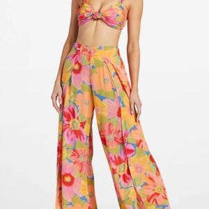 NWT- Billabong Split Spirit Floral Pants Size S